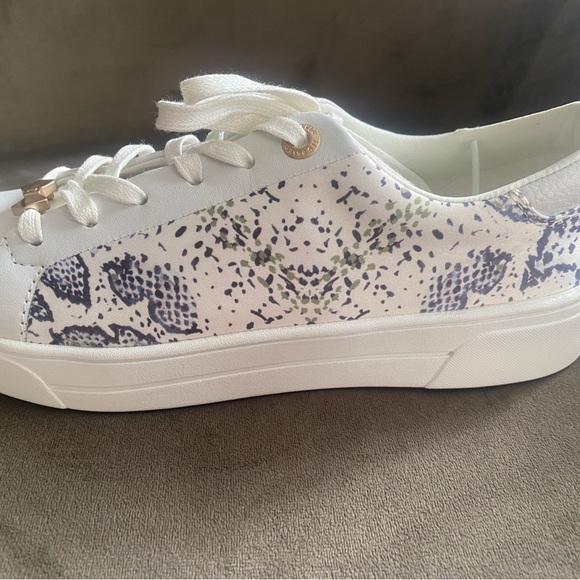 New Ted Baker Printed Lace Up Trainer - Picture 7 of 8